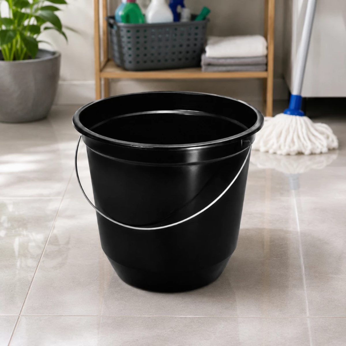 Balde de Limpeza 7 Litros Preto Resistente Multiuso